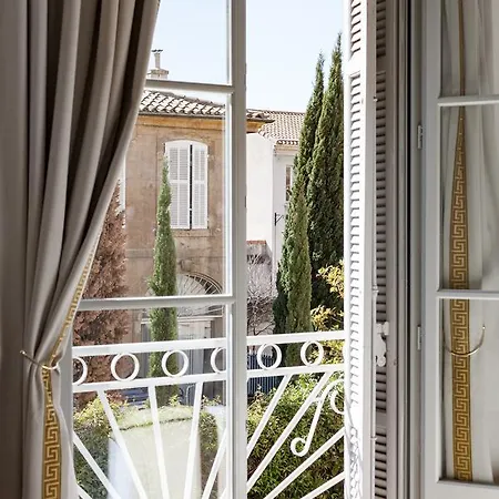 Maison Du Collectionneur Alojamento de Acomodação e Pequeno-almoço Aix-en-Provence